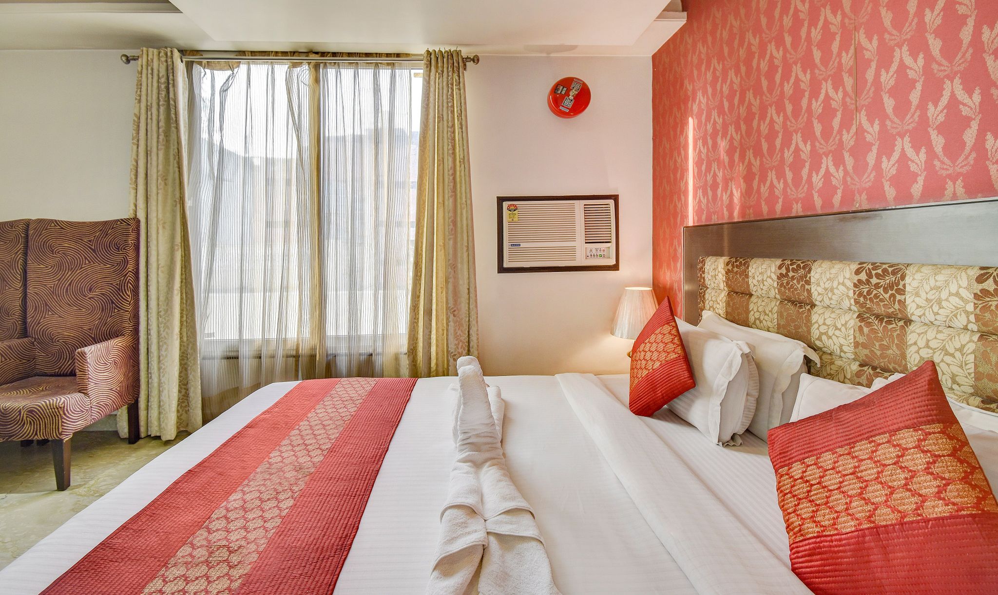 Hotel Raya Inn Deluxe Double Room 3