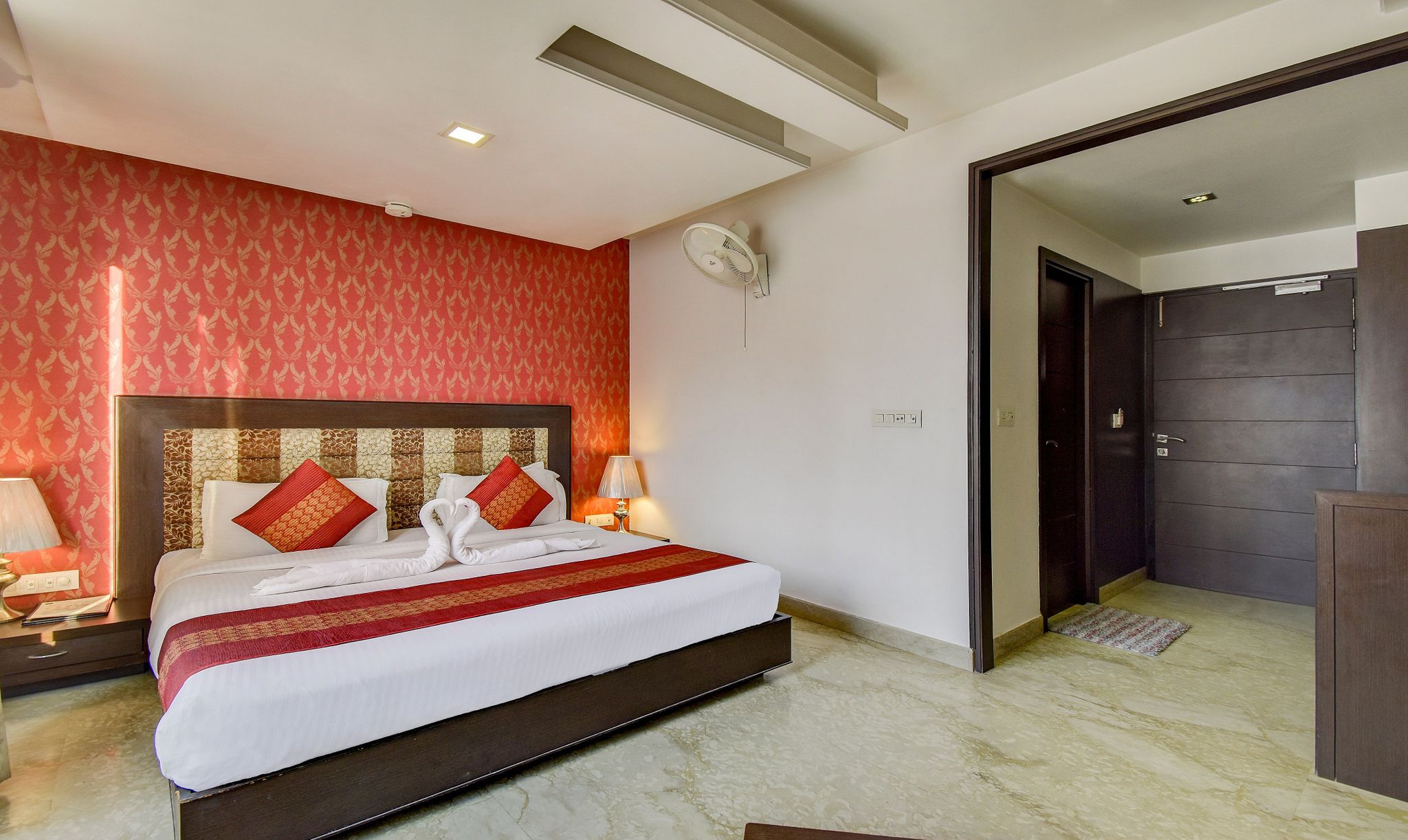 Hotel Raya Inn Deluxe Double Room 6