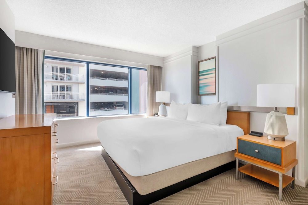 Hilton Vacation Club Daytona Beach Regency 1 BEDROOM OCEAN VW PREMIER SUITE W/ACC HR TUB