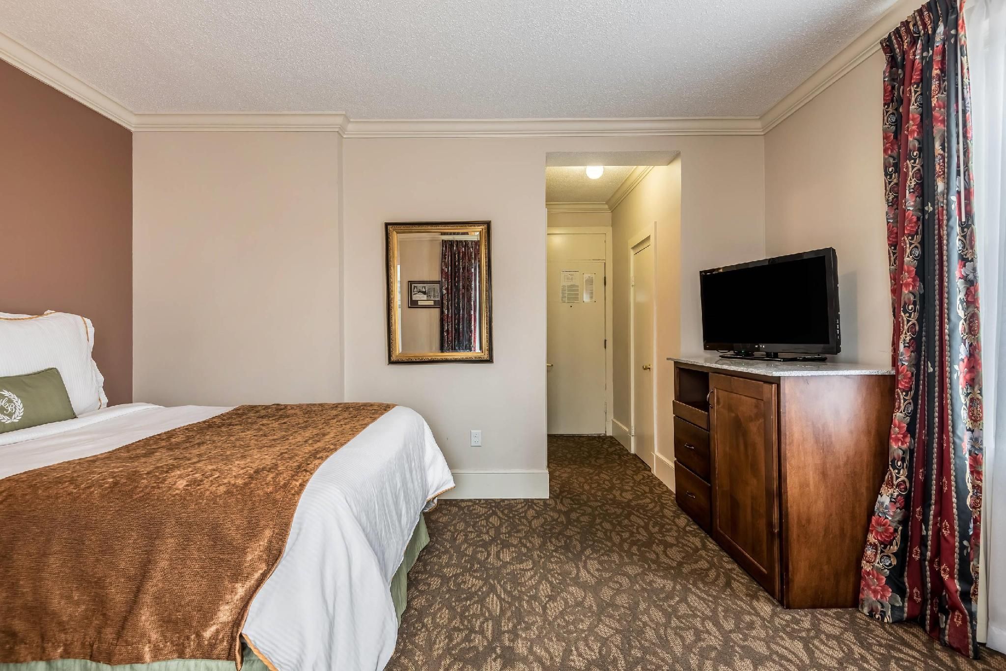 1 Queen Bed, Nonsmoking