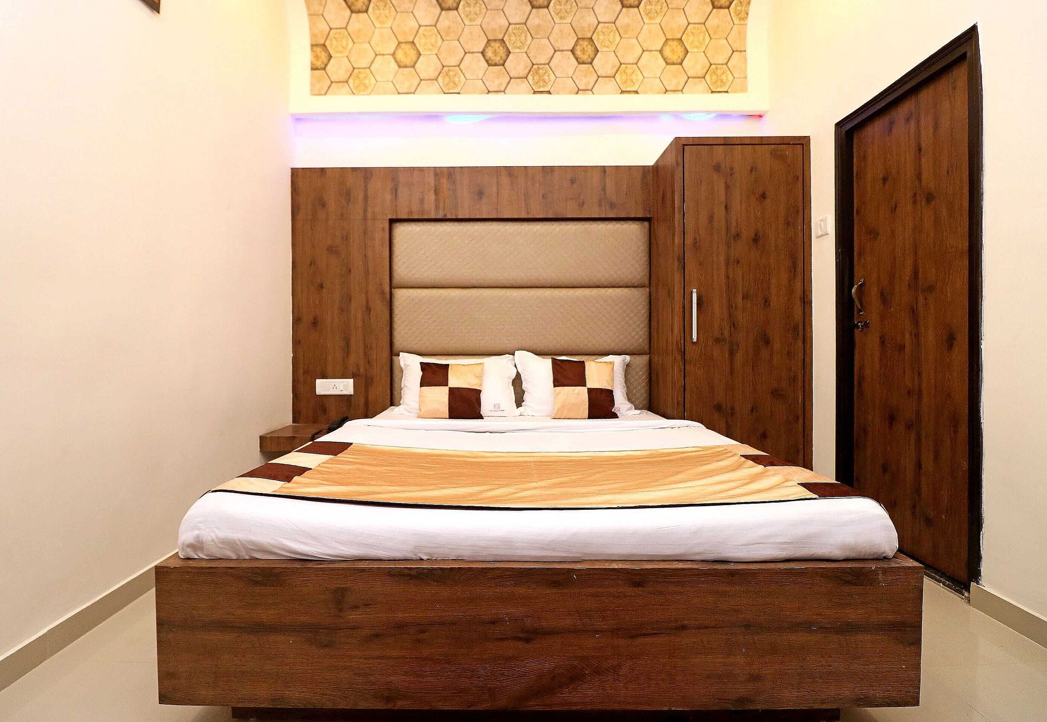 undefined OYO Flagship 10991 Hotel Gagan 8