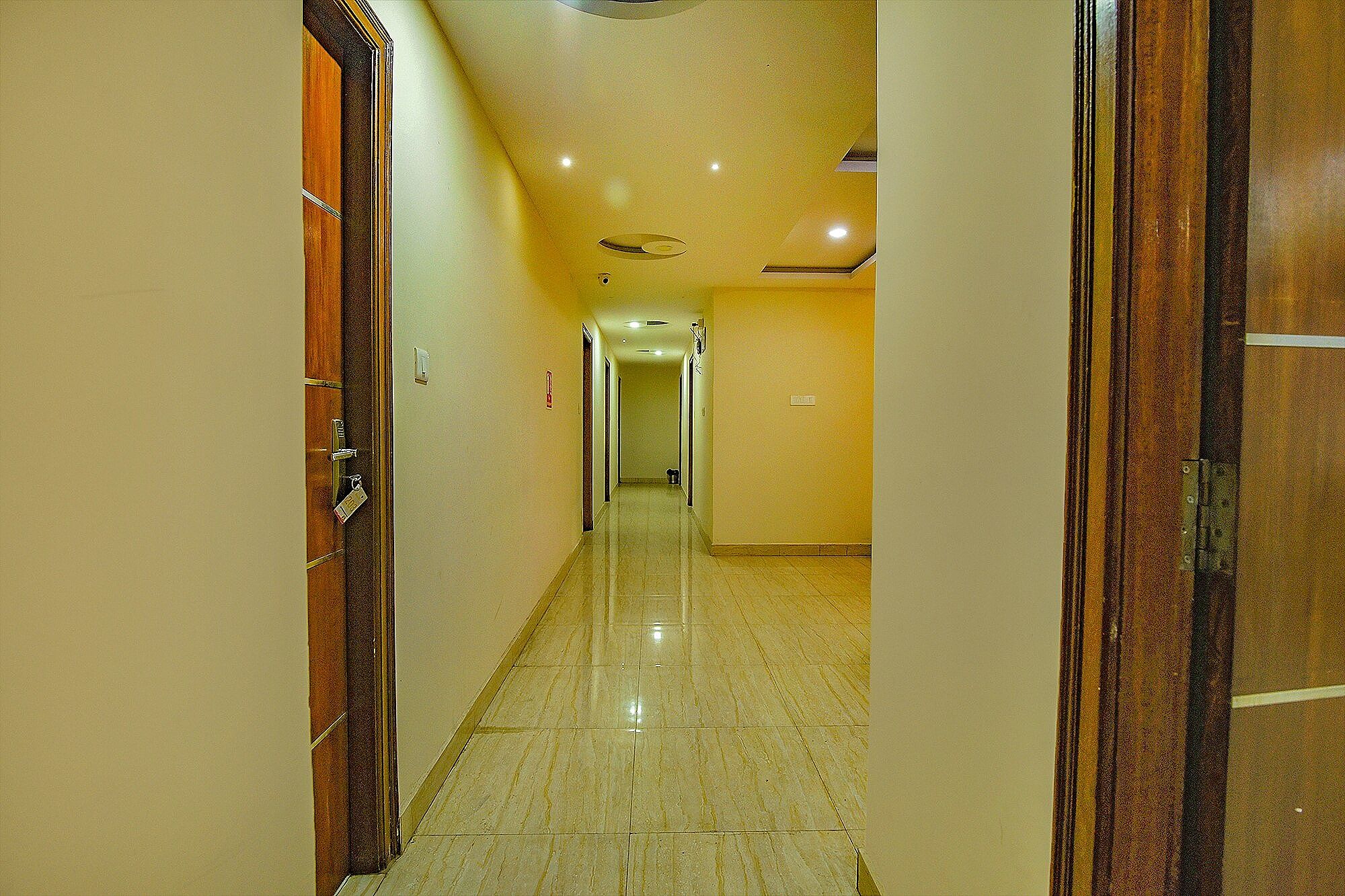 undefined Fabhotel Emerald Inn 3