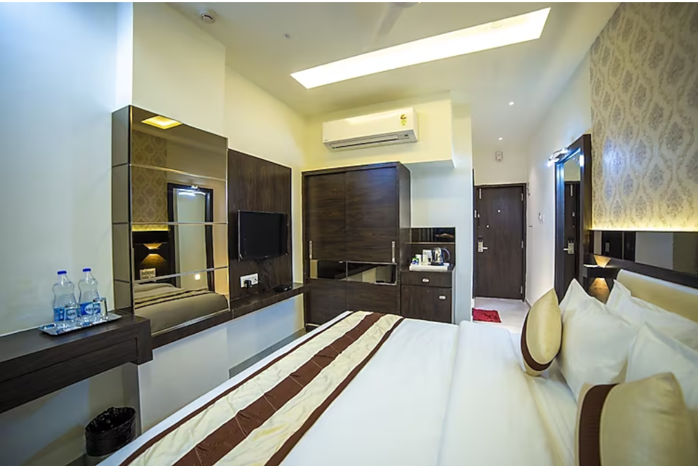 Hotel Shivalik Deluxe Room 5