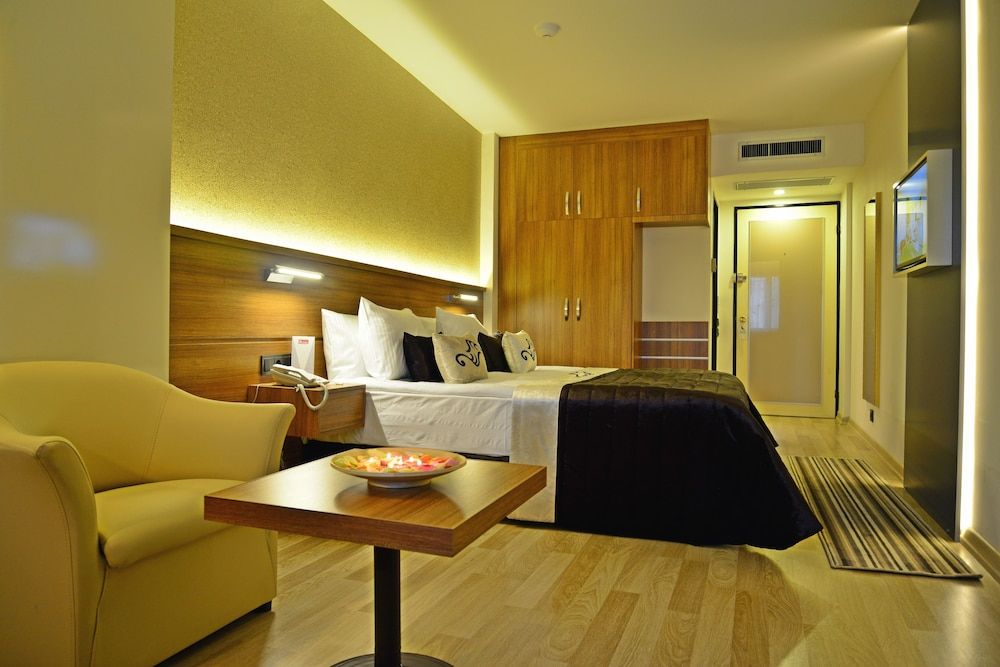 Aksan Hotel Standard Room 3