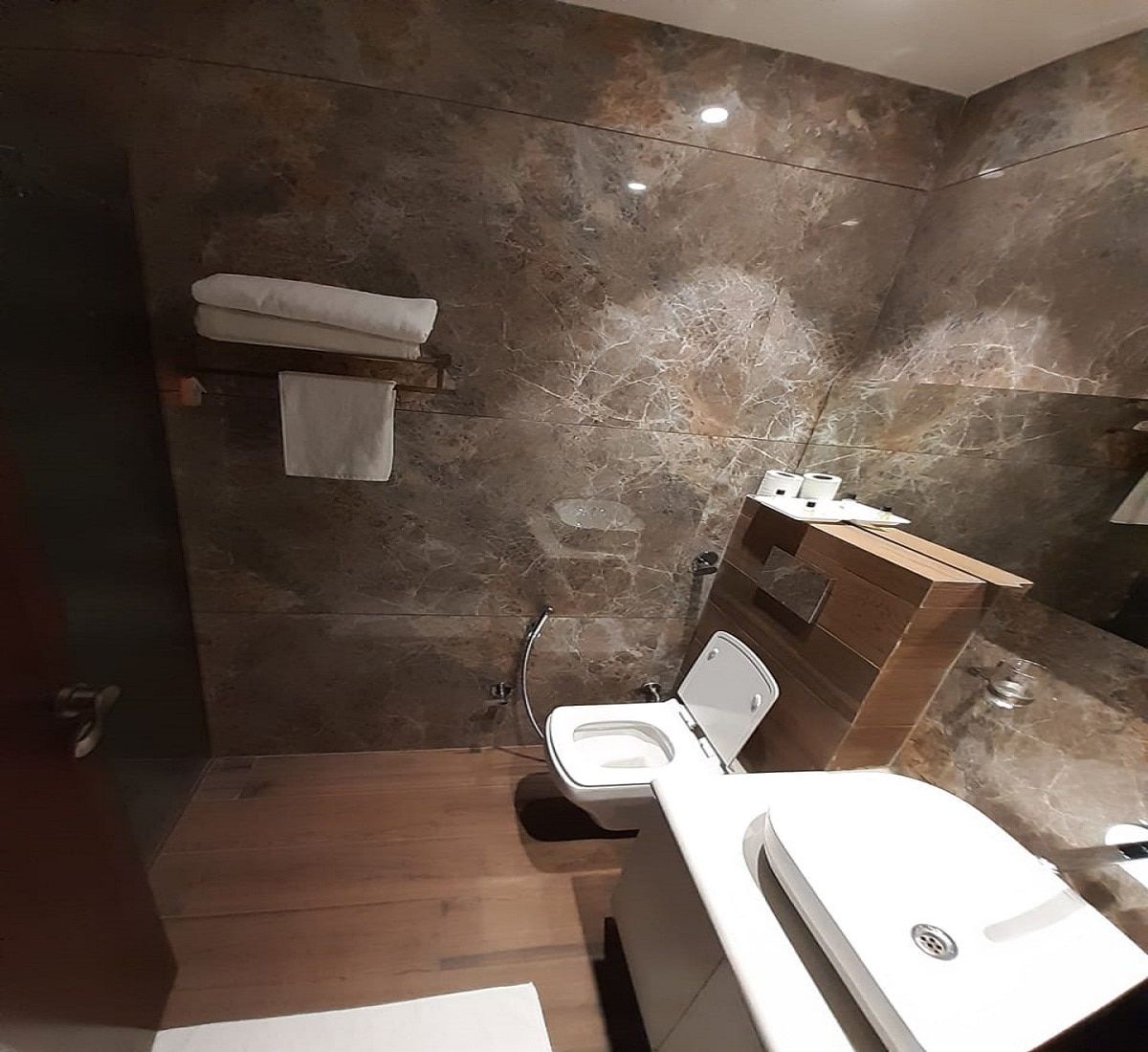 Ambros Deluxe Room 3