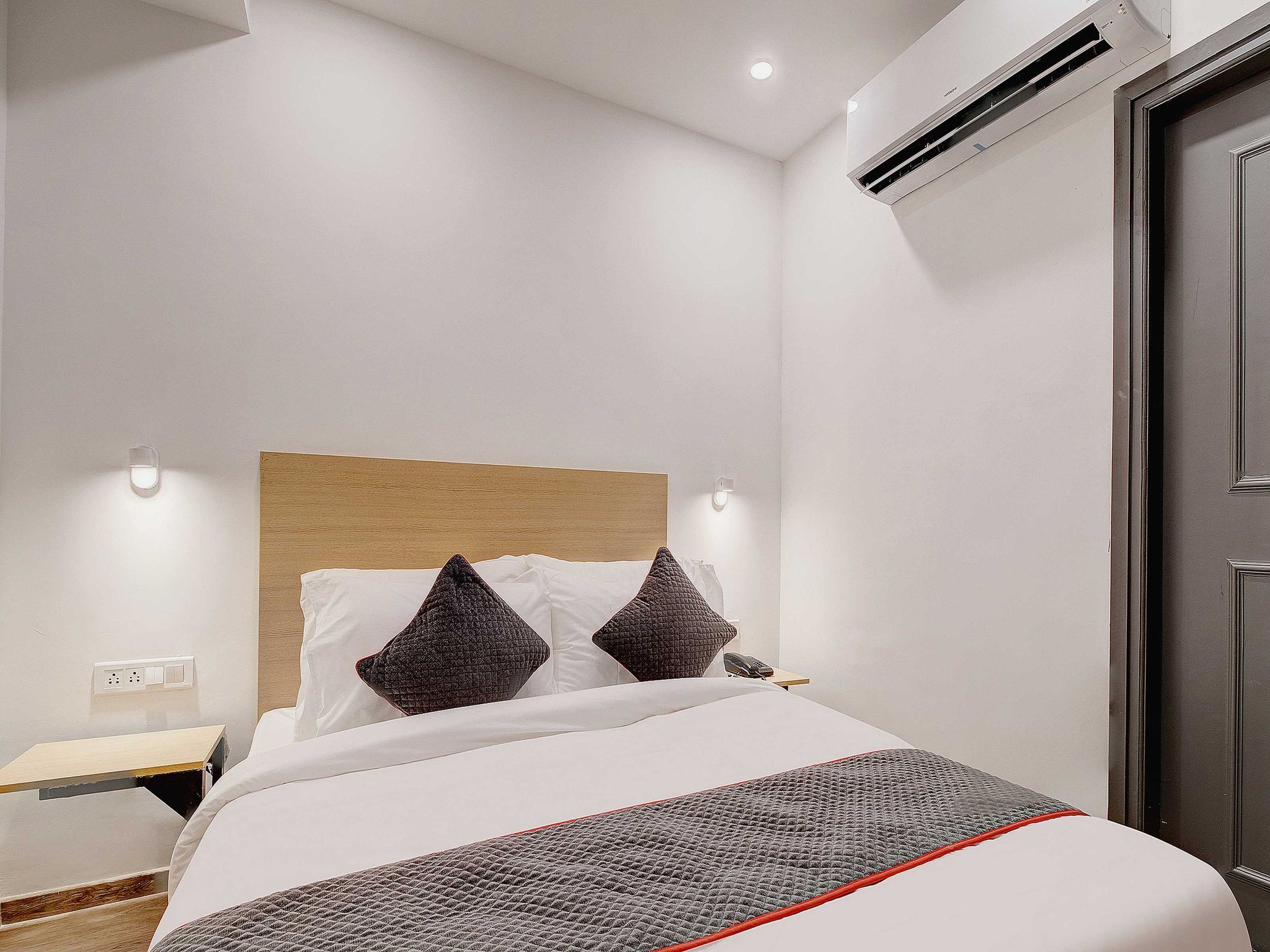 Townhouse Akota Vadodara Classic 4