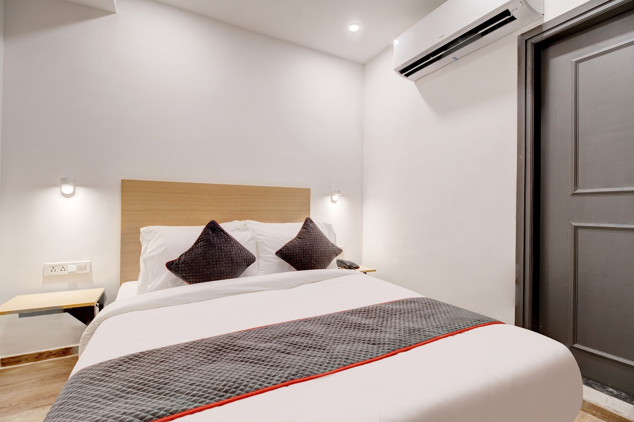 Townhouse Akota Vadodara Classic 16