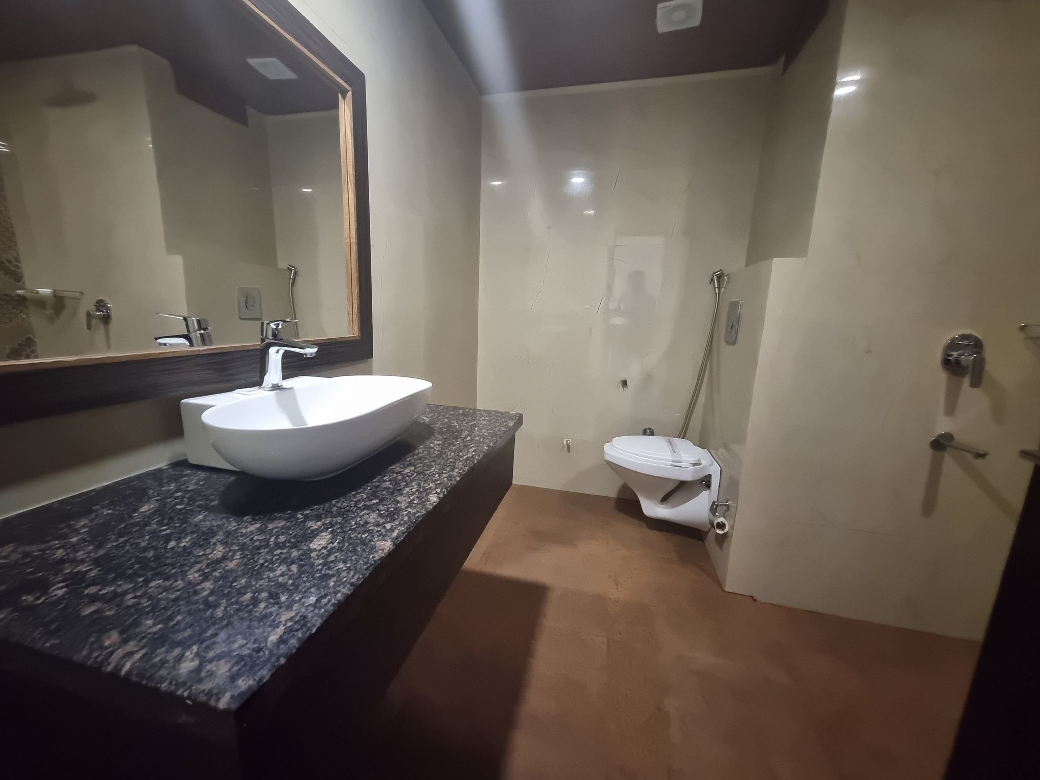 Tulip Tree Deluxe Double Room 18