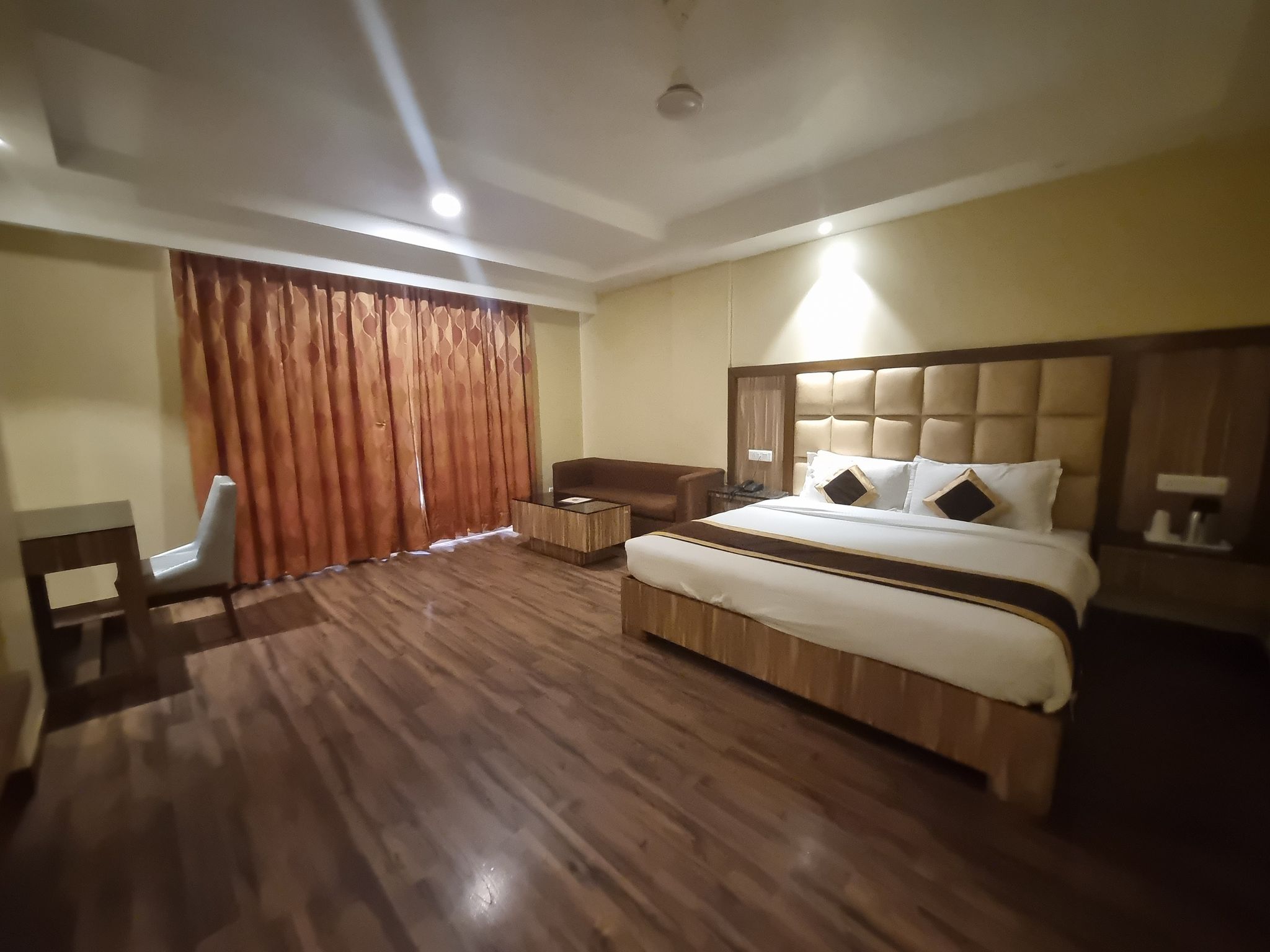 Tulip Tree Deluxe Double Room 16