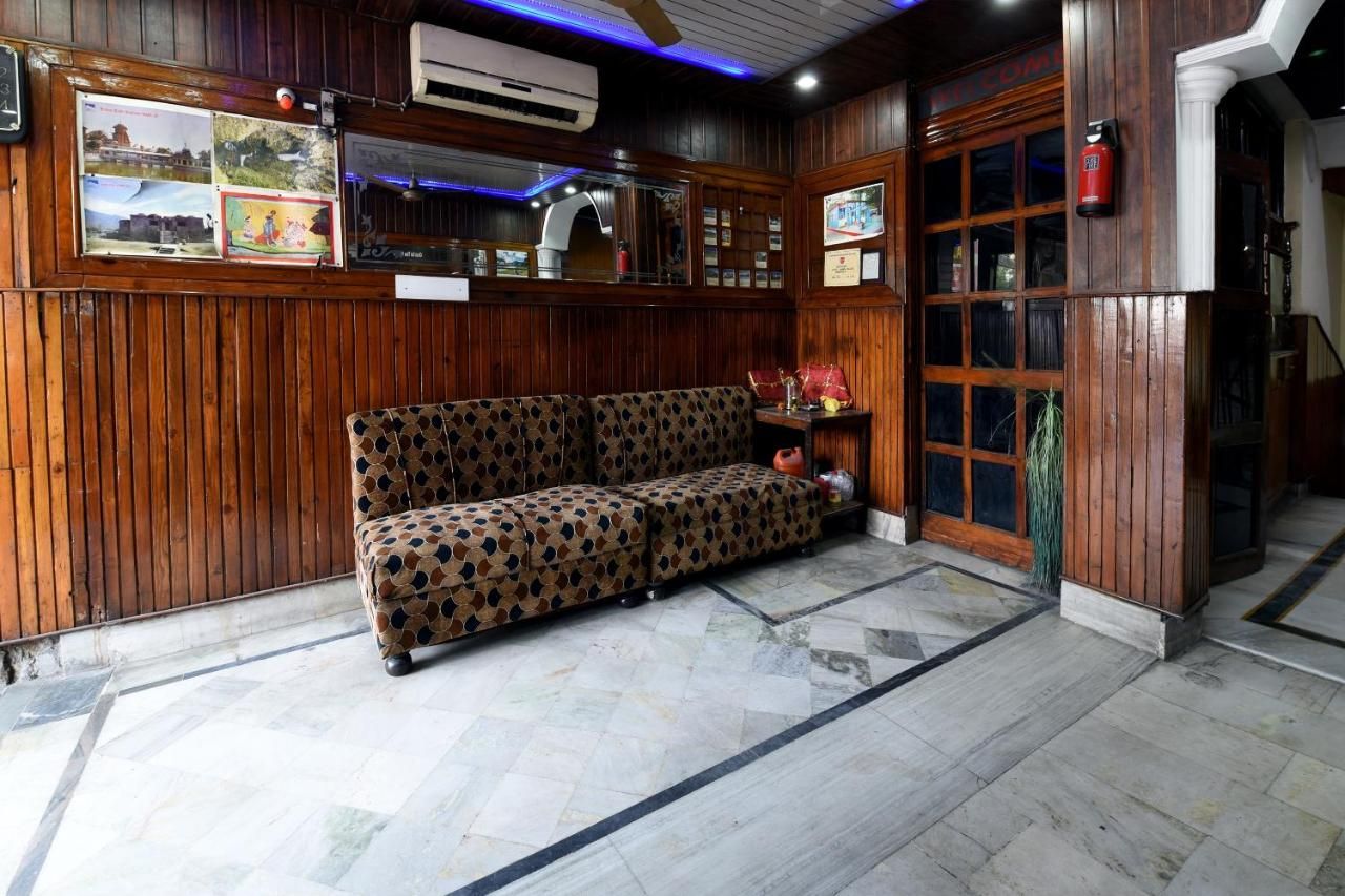 undefined OYO 19541 Hotel Jammu Palace(JMU043) 4