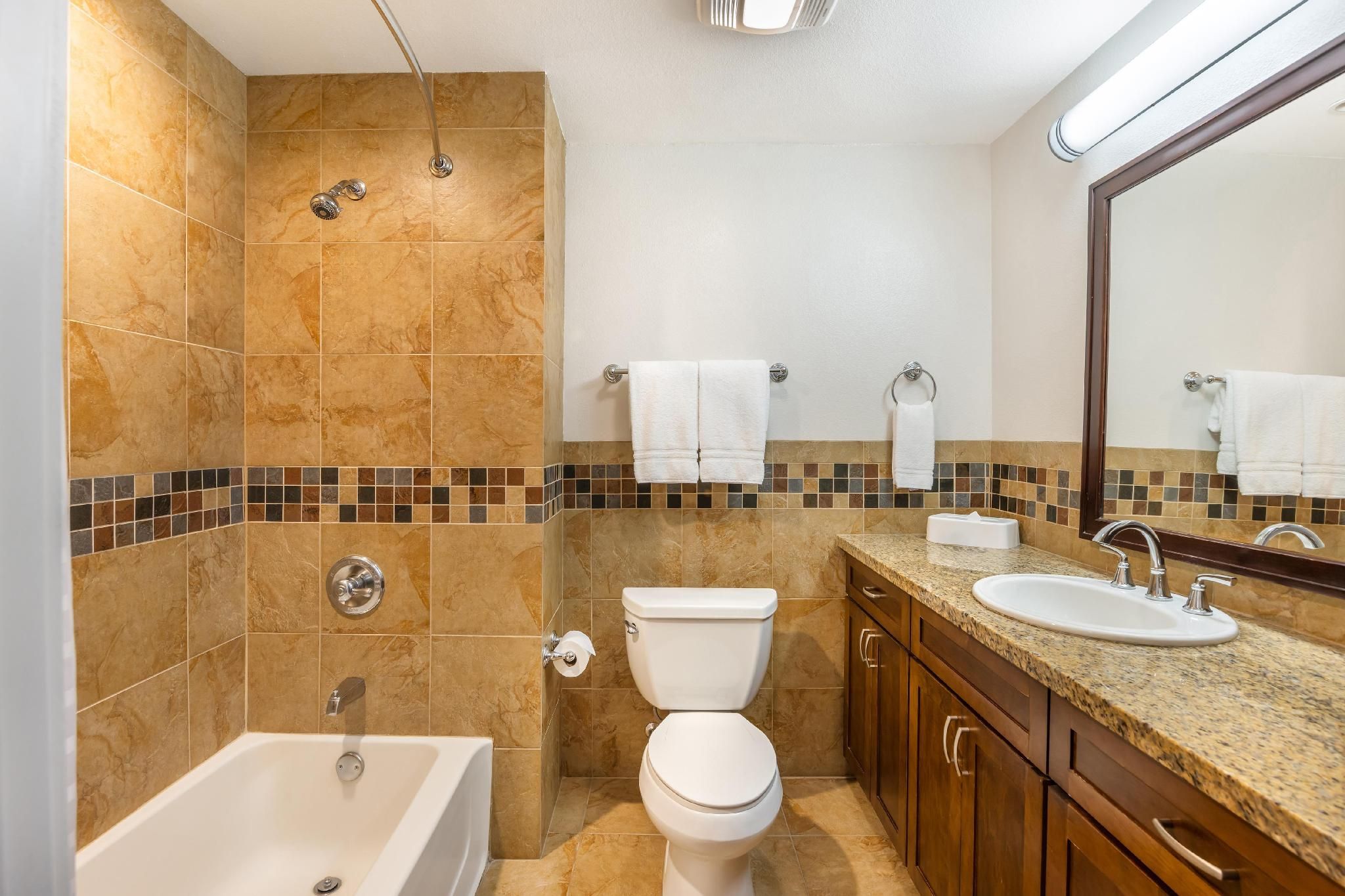 STUDIO 2 QUEENS WITH KITCHENETTE