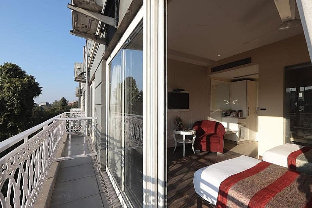 Piccaso Prive Naraina Twin Bed Room 5