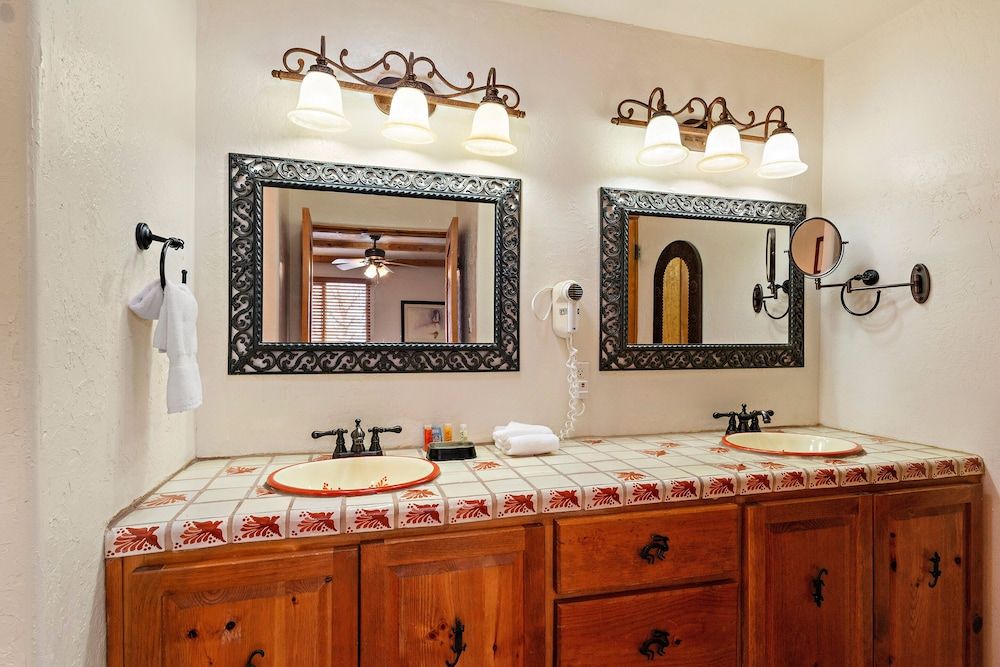 Fort Marcy Hotel Suites by All Seasons Resort Lodging 3-Bedroom Condominium 20