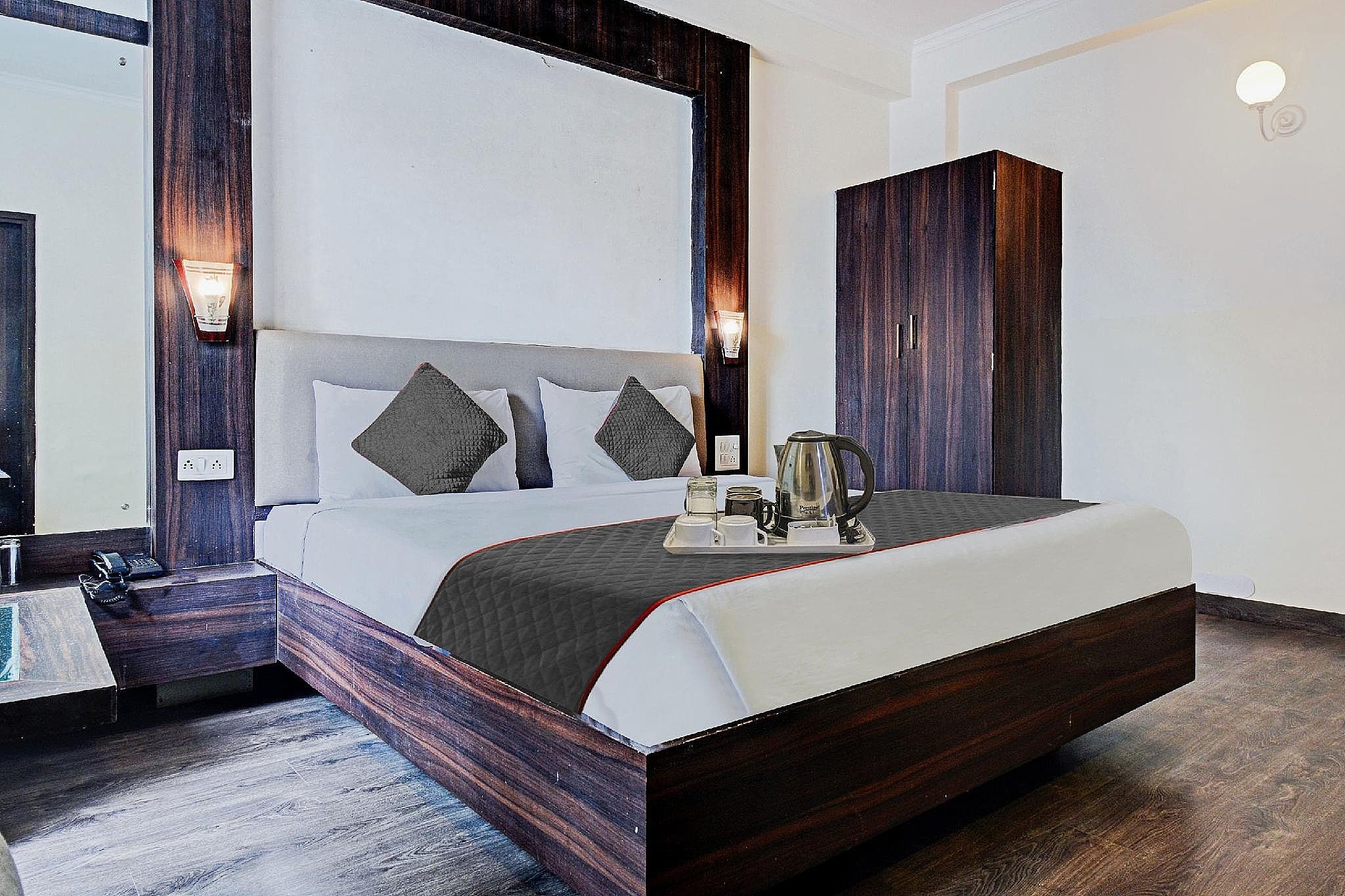 OYO Collection O 80885 Hotel Garden View Classic Room