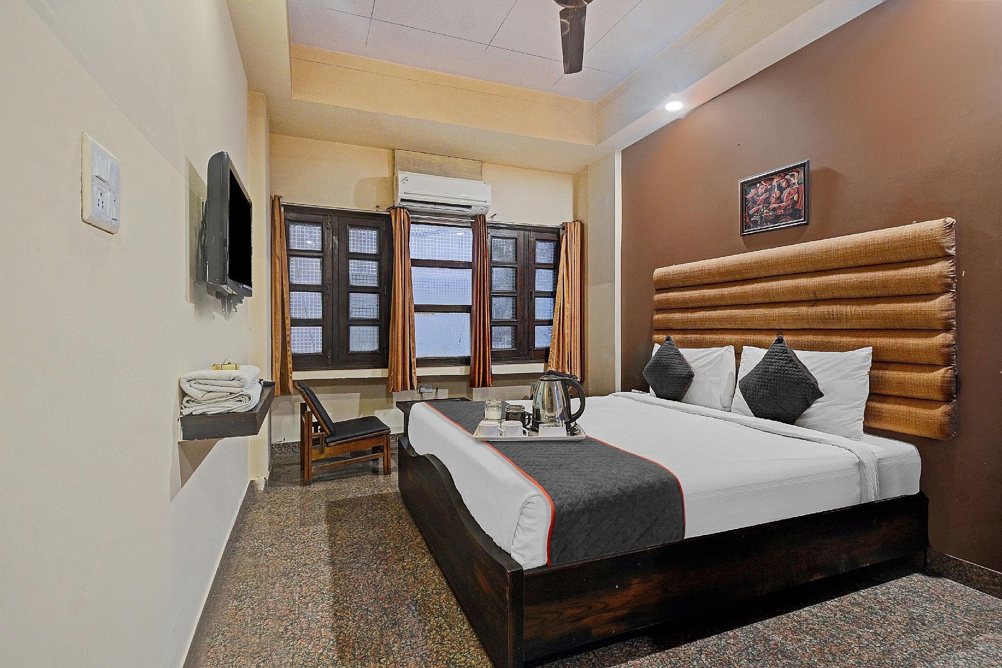 OYO Collection O 80885 Hotel Garden View Classic Room 3