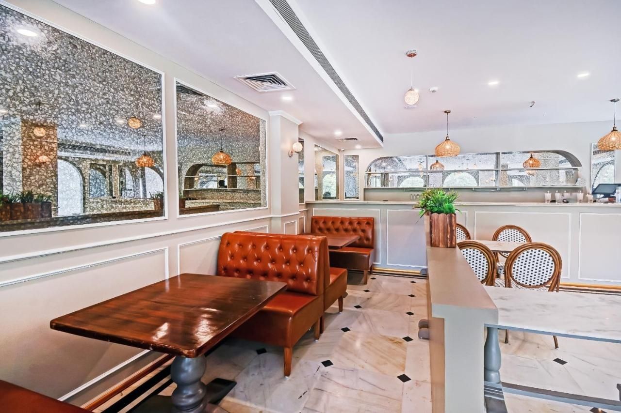 Food & Dining