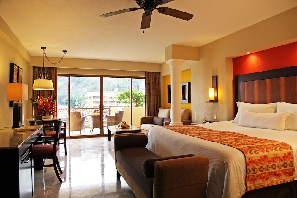 Deluxe Suite (Premium Level)