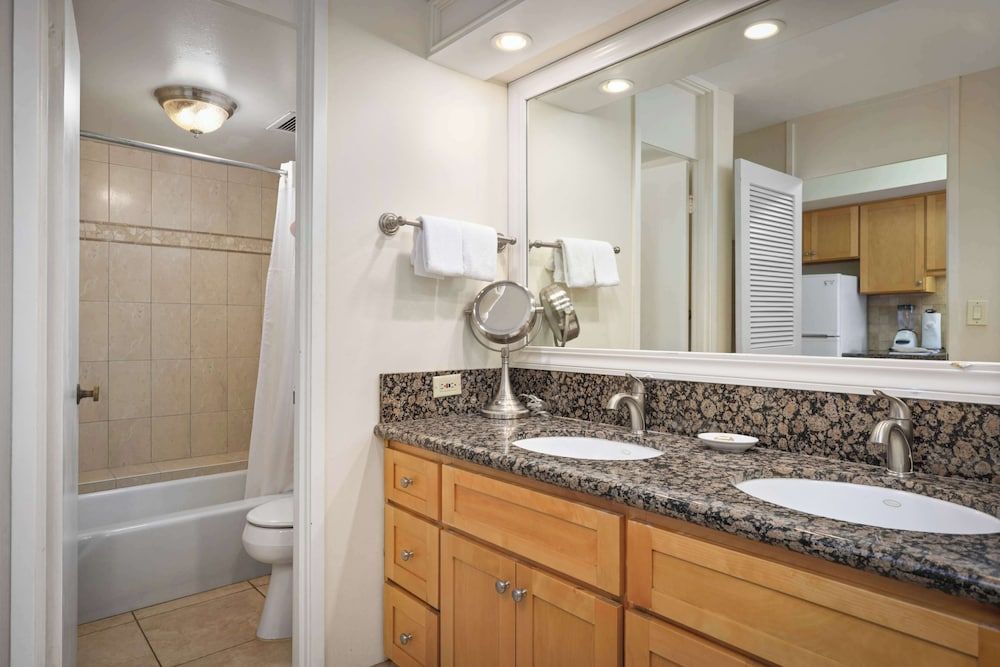 Deluxe Studio (Oceanside)