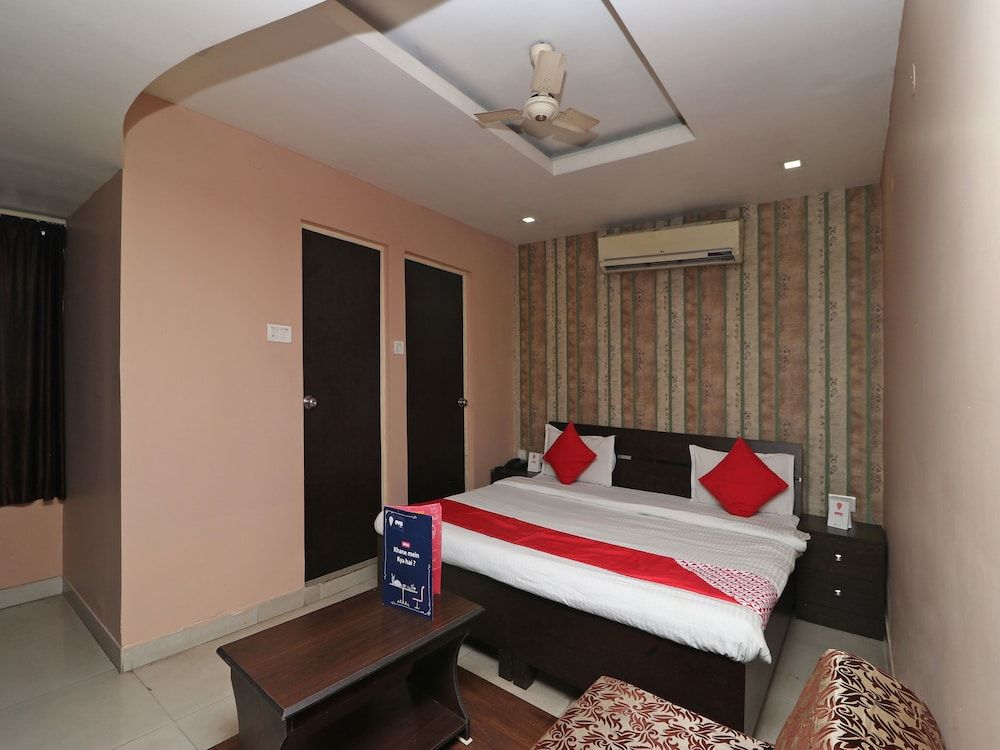 undefined OYO 11722 Crystal Guest House 8