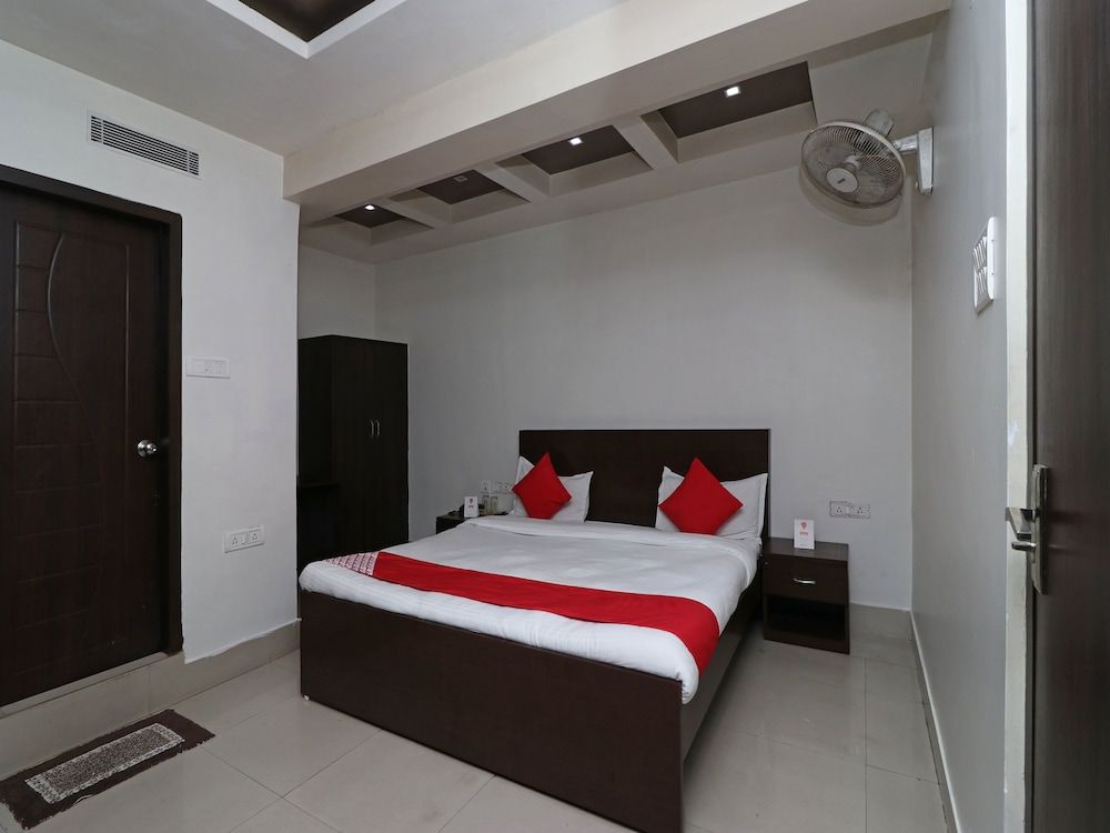 undefined OYO 11722 Crystal Guest House 7