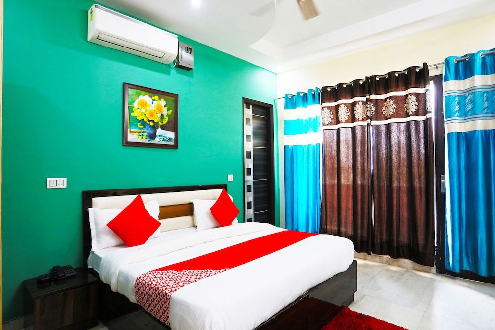 OYO 9382 Sweet Homes Double or Twin Room 2