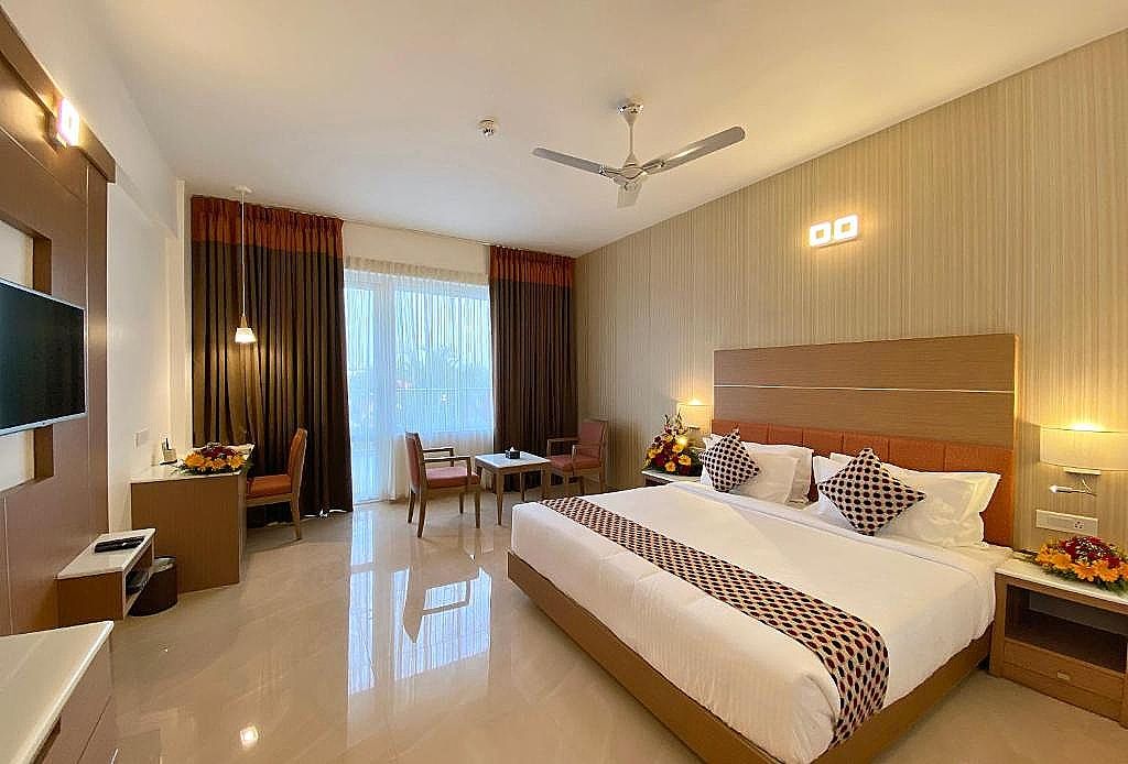 TRIBUTE ROYALE Deluxe Room