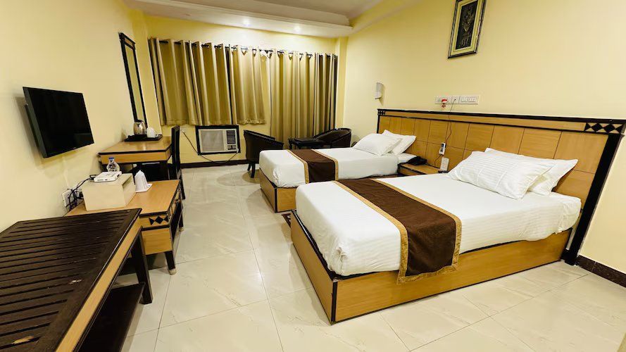 Hotel Sriyash Regency Executive Room 4
