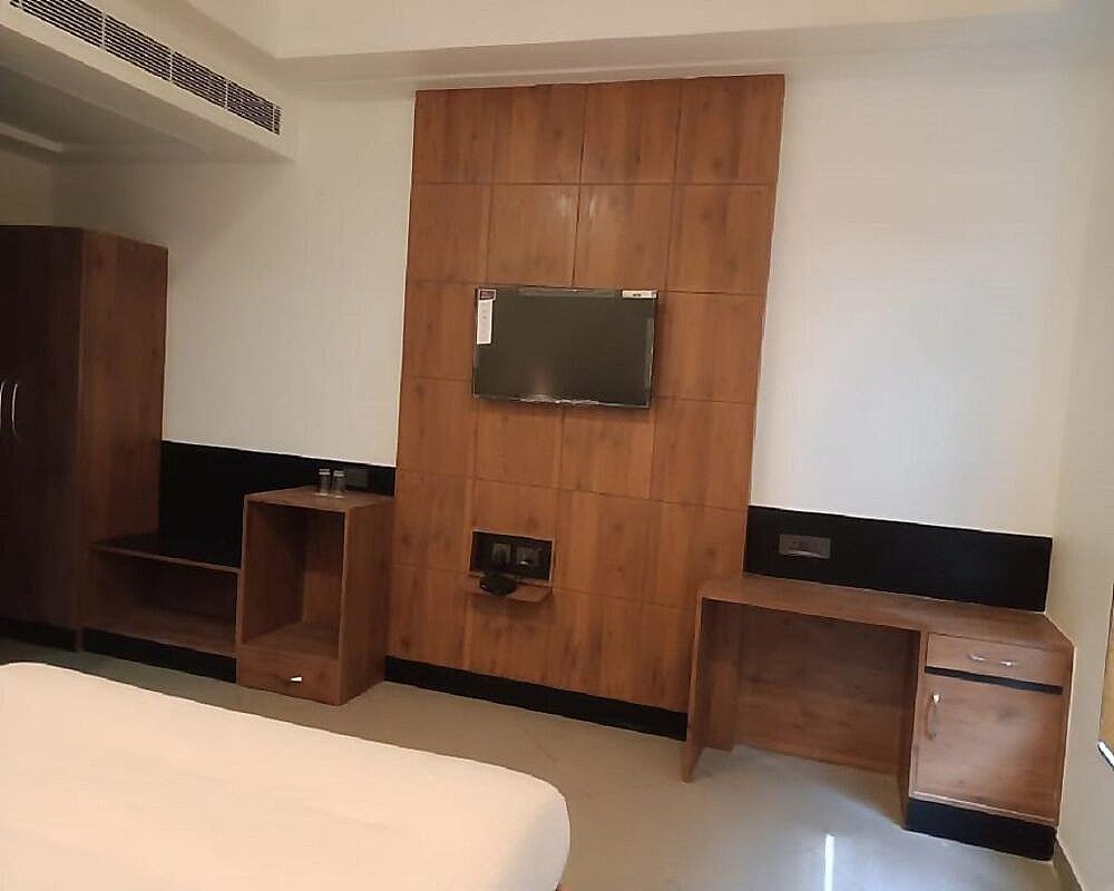 Hotel Nakshatra Premium 3