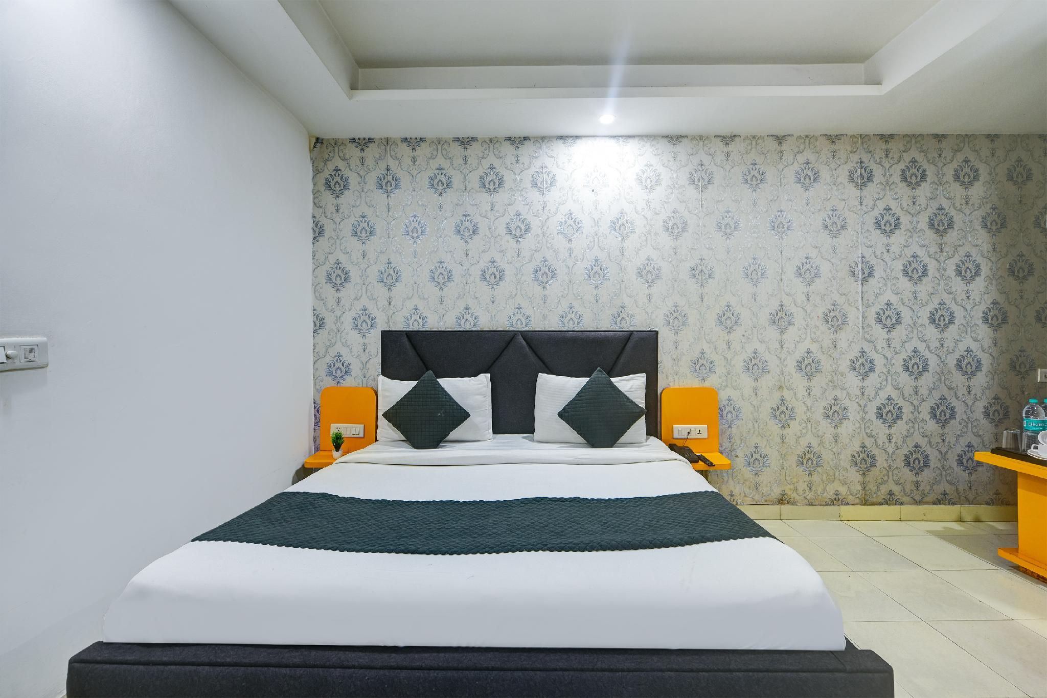 Prime Deluxe King Room