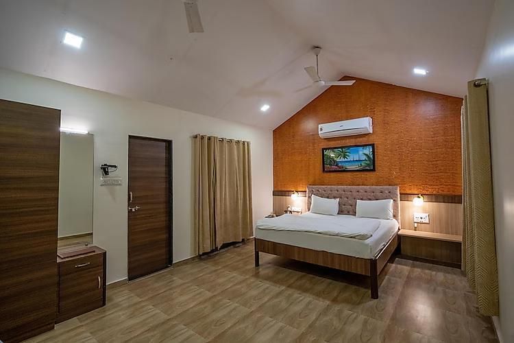 AC Cottage with Balcony