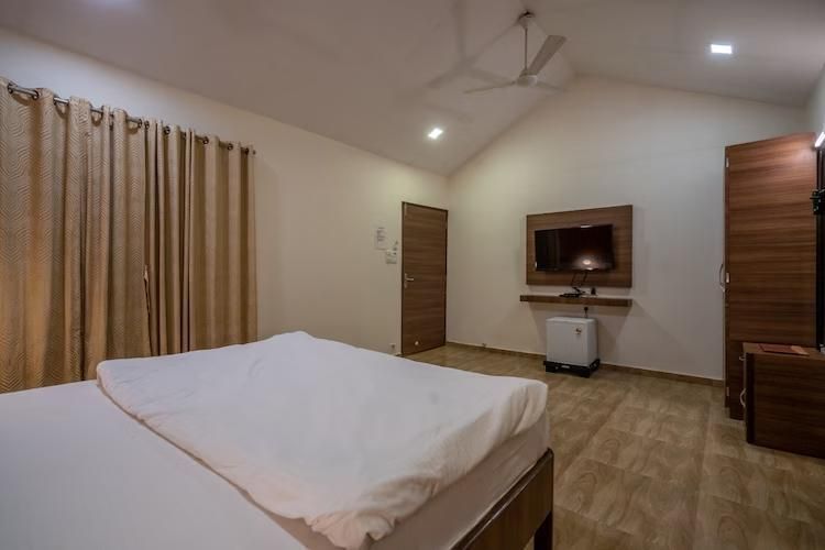 AC Cottage with Balcony