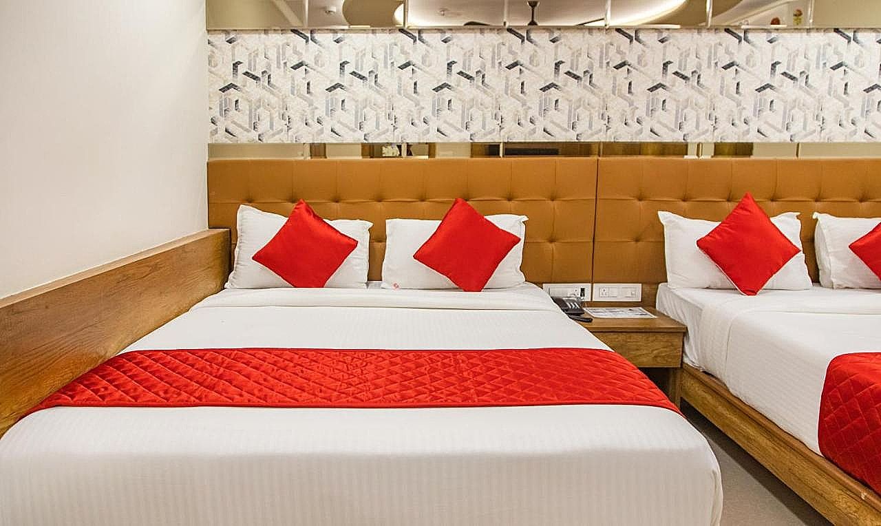 Hotel Hometown Deluxe Double Room 2