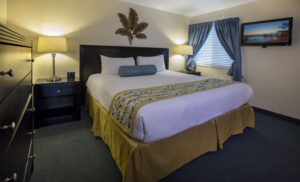Suite, King and Queen, 2 Bedroom, Conservation View, Balcony