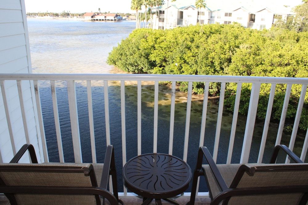 Suite, Queen and Sofa Bed, 1 Bedroom, Conservation View, Balcony