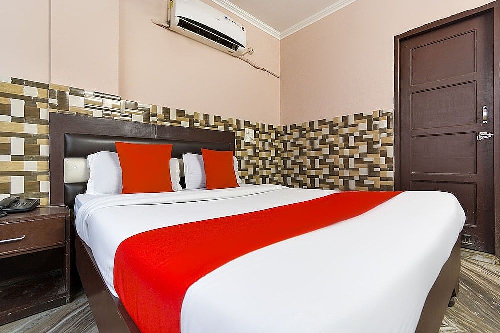 Hotel Him Sagar Palace Deluxe AC Room  2