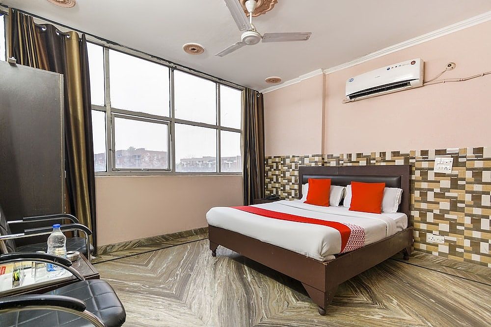 Hotel Him Sagar Palace Deluxe AC Room  3