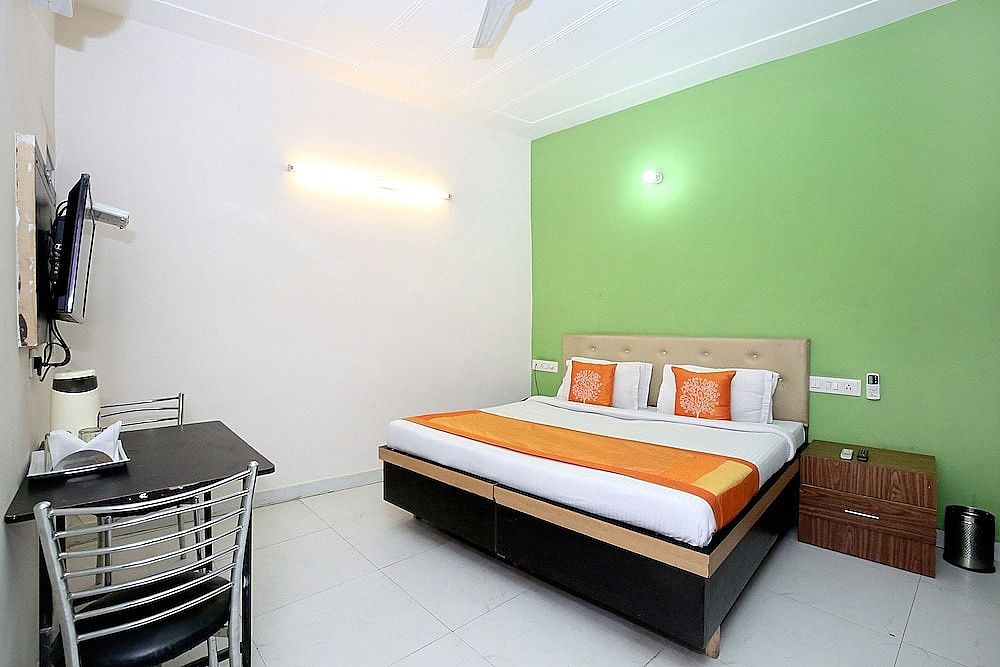 OYO 5785 Silver One Double or Twin Room 21