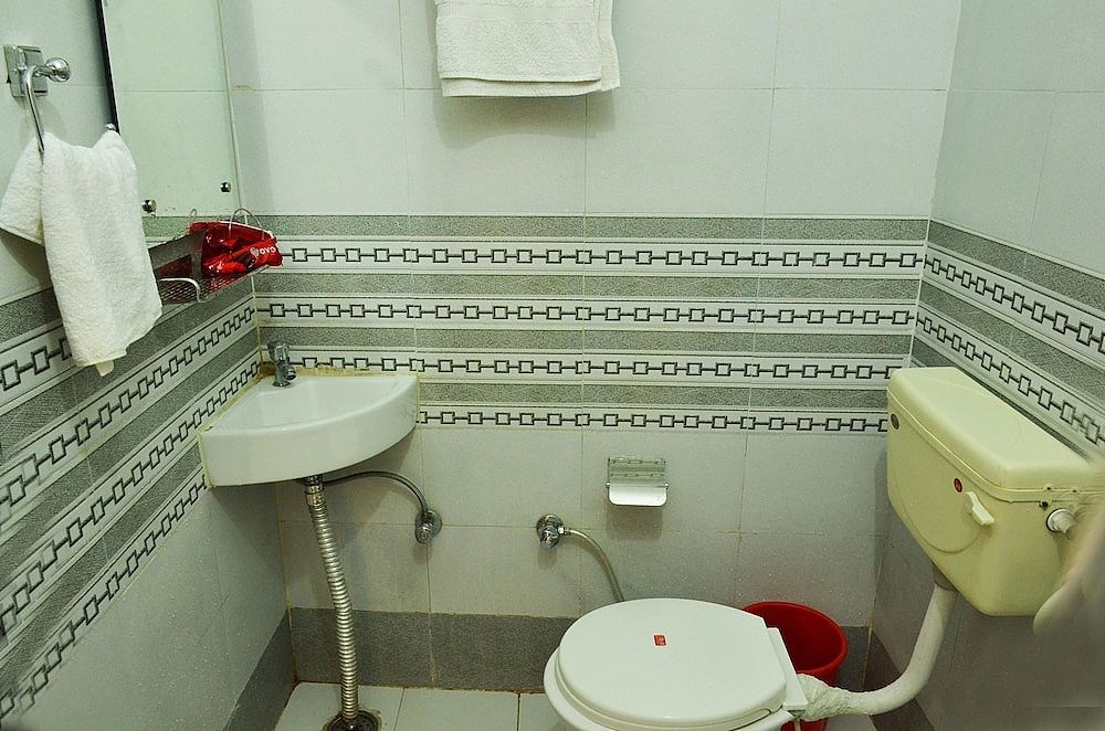 OYO 5785 Silver One Double or Twin Room 22