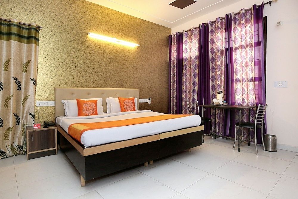 OYO 5785 Silver One Double or Twin Room 18