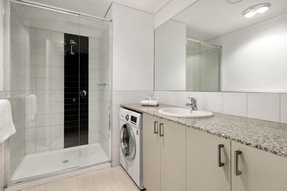 Quest Jolimont Two Bedroom Deluxe Apartment 6