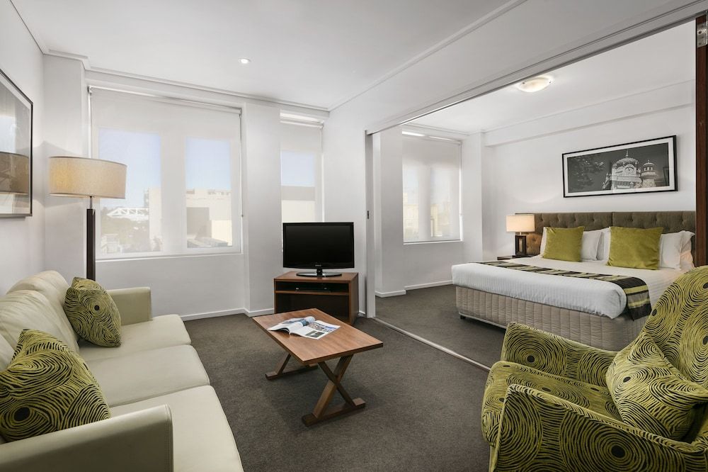 Quest Jolimont Two Bedroom Deluxe Apartment 5