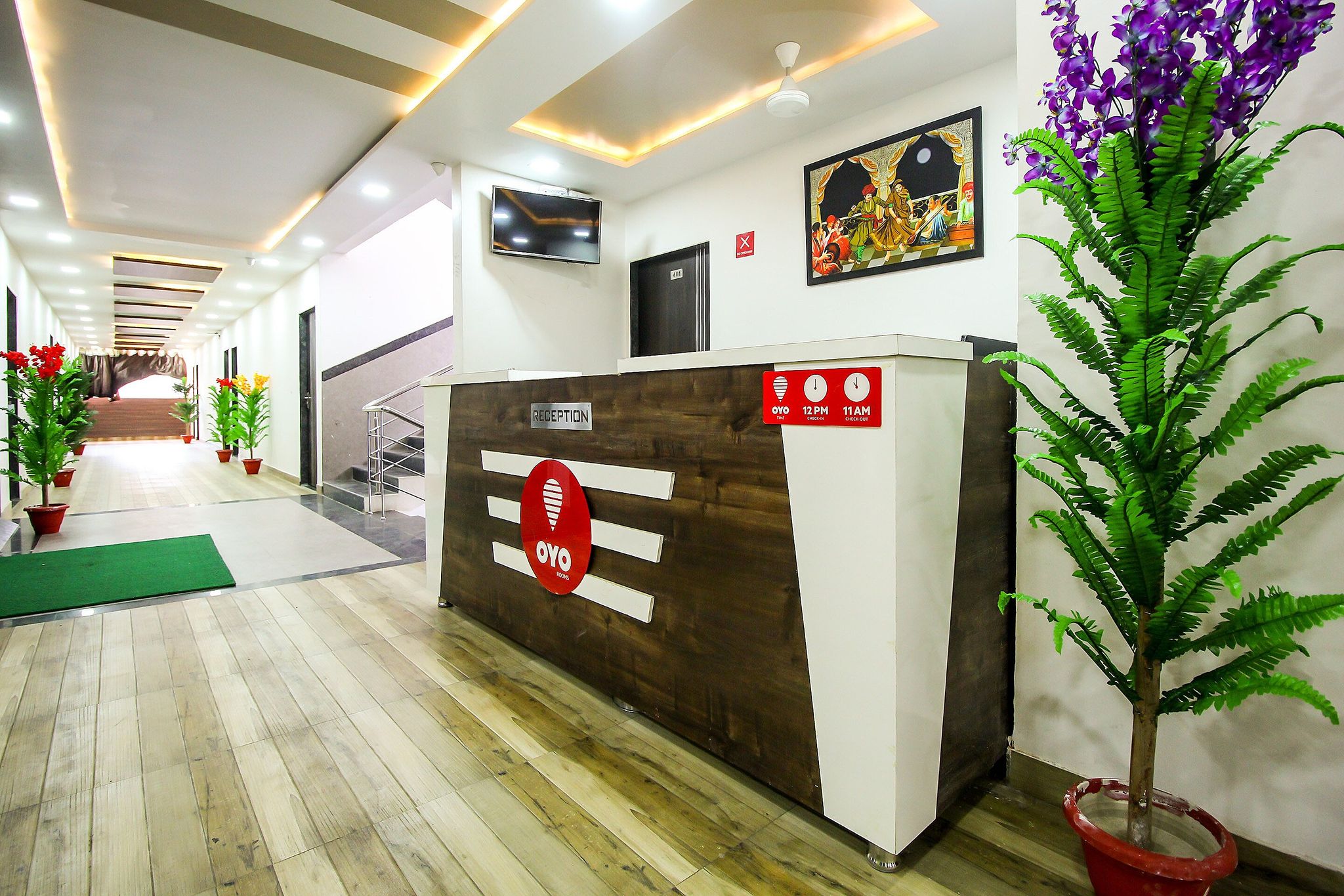 undefined OYO Hotel Royal City 2