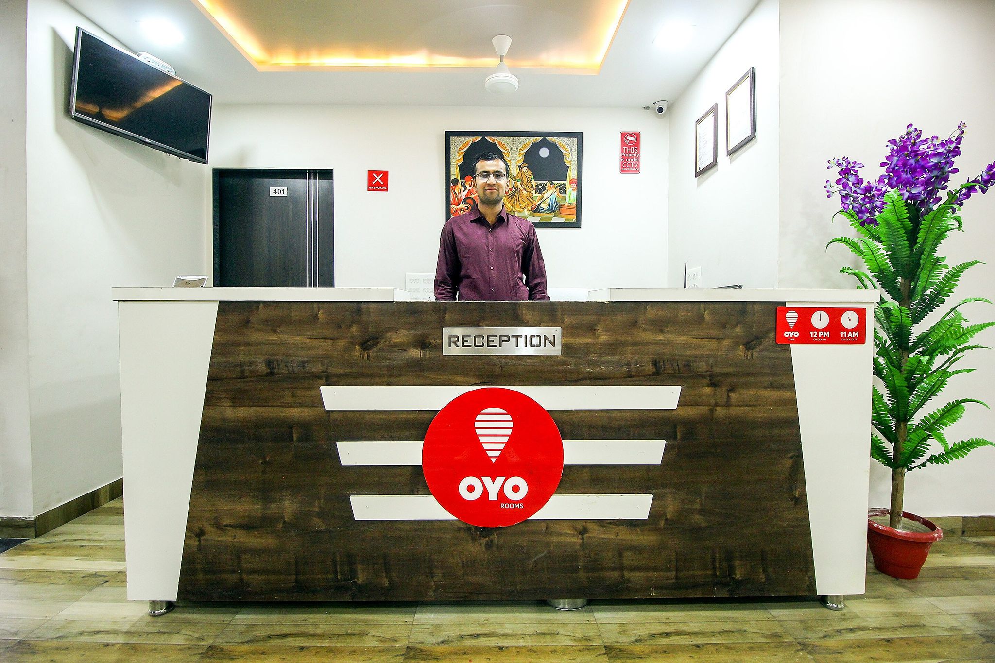 undefined OYO Hotel Royal City 7