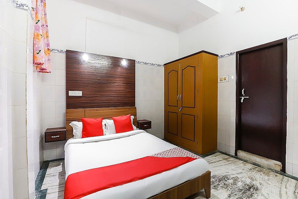 OYO 65719 Sree Ganesh Mahal Standard Double Room