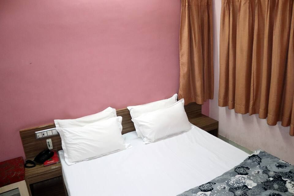 Shreenath by Vrinda Deluxe Room 5