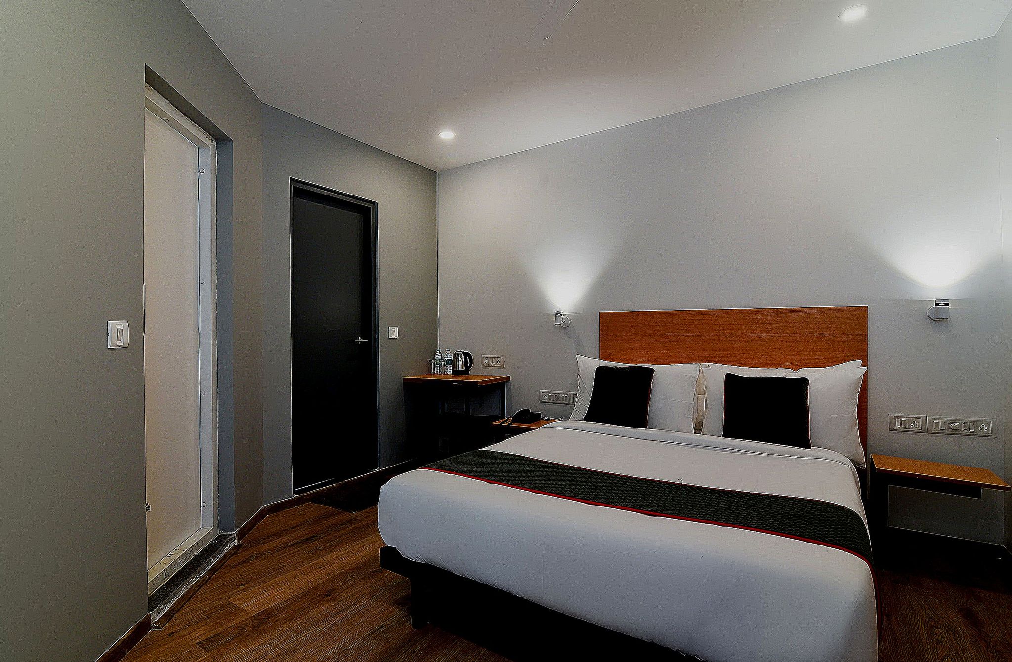 Super Townhouse Spruce Hotels Bellandur Classic with View 2