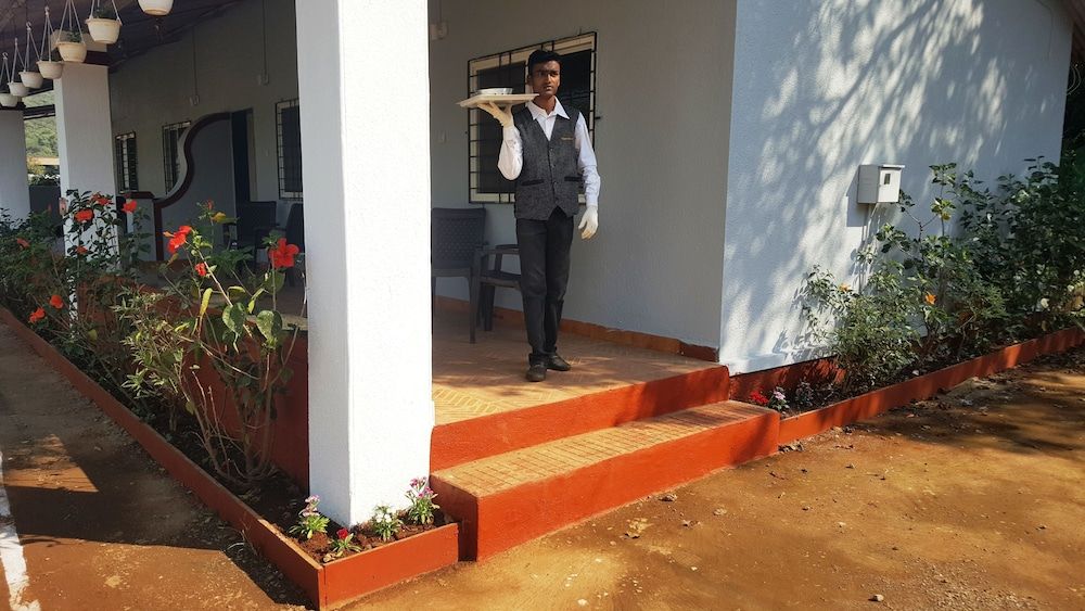 undefined Royal Resort 8