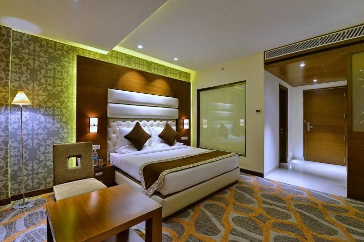 Super Deluxe Double Room - Intech Generic