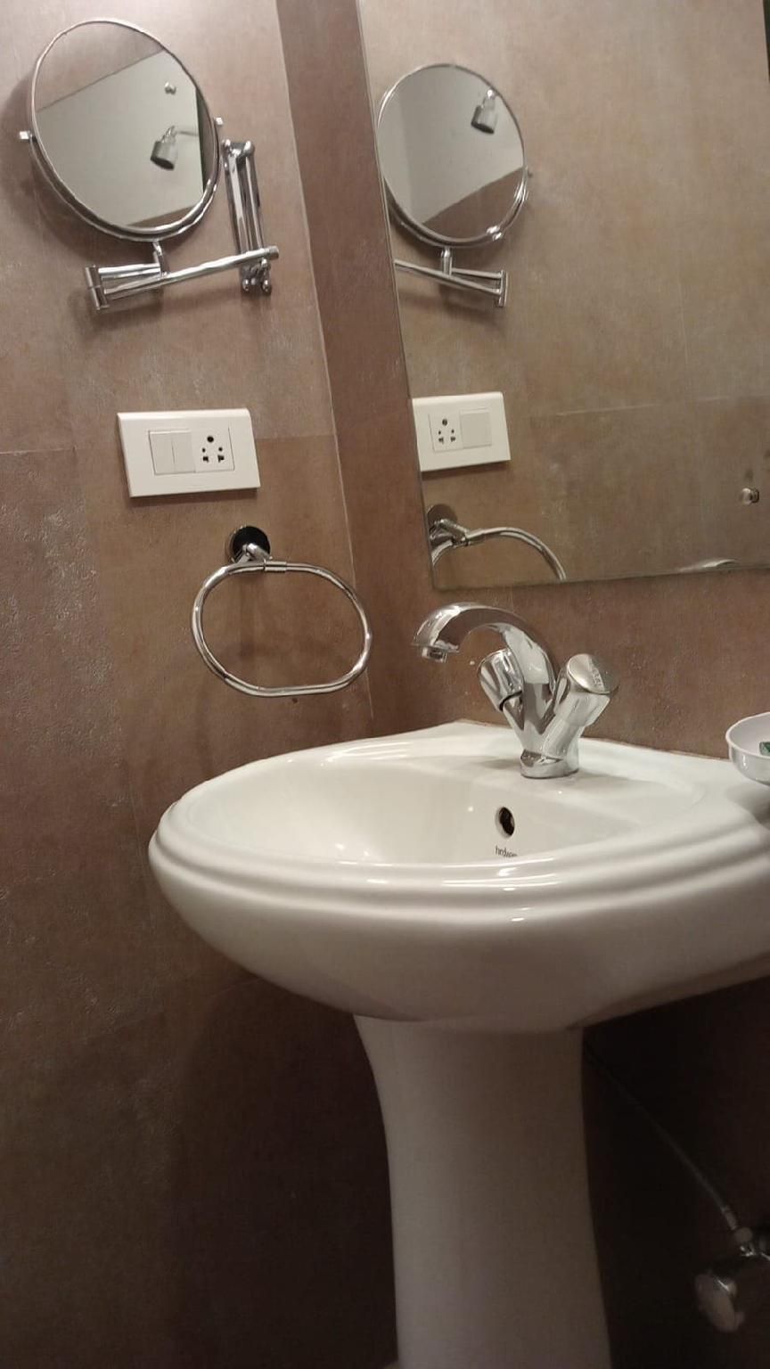 Hotel Indiana Standard Room 6