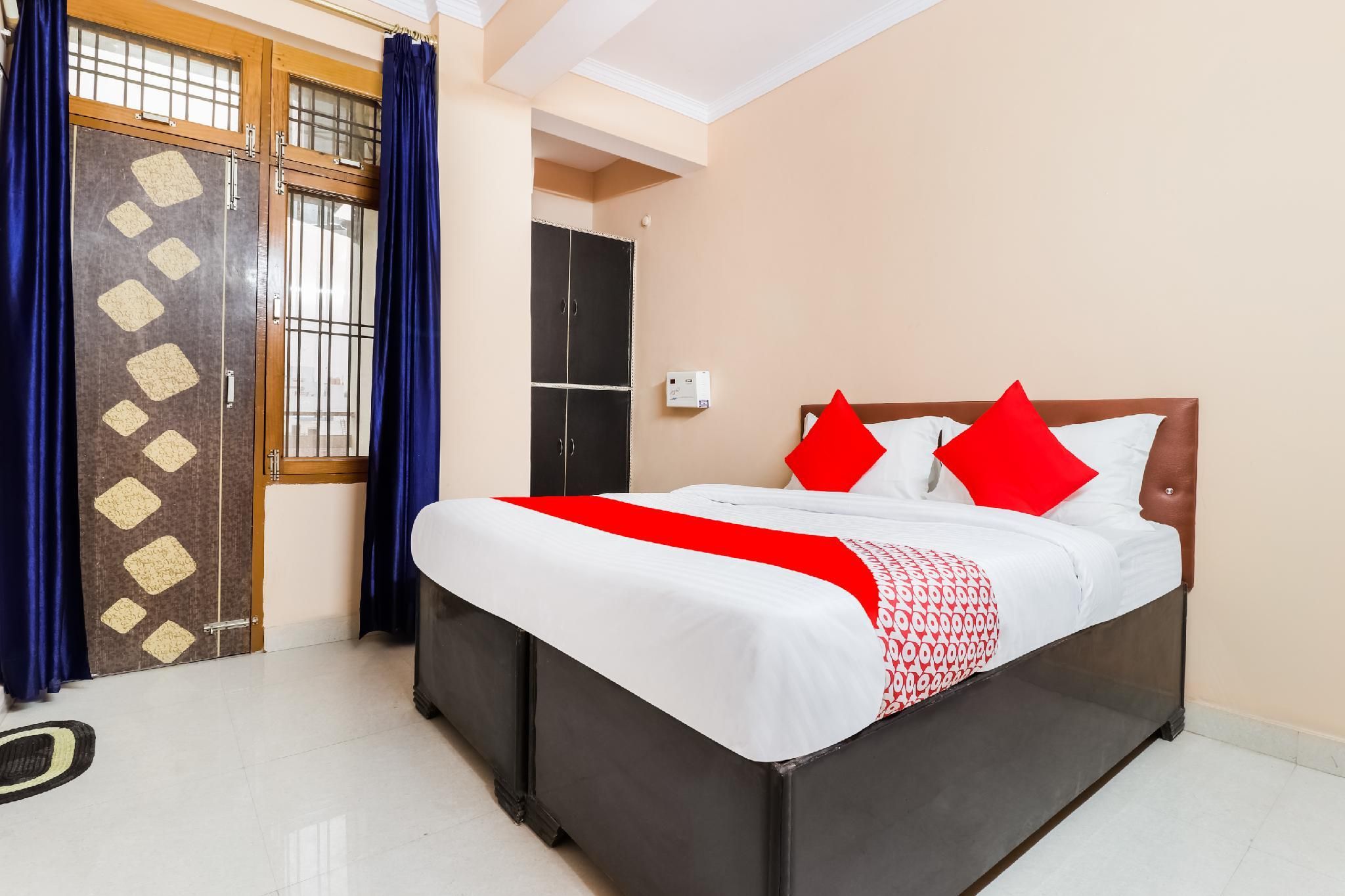 OYO 61469 Kalawati Palace Classic Double or Twin 3